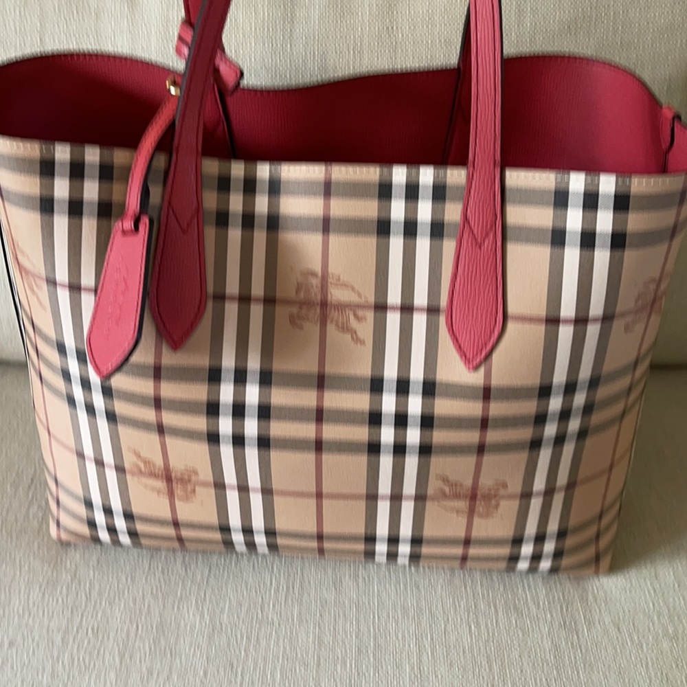 Burberry pink reversible tote bag with dust cover